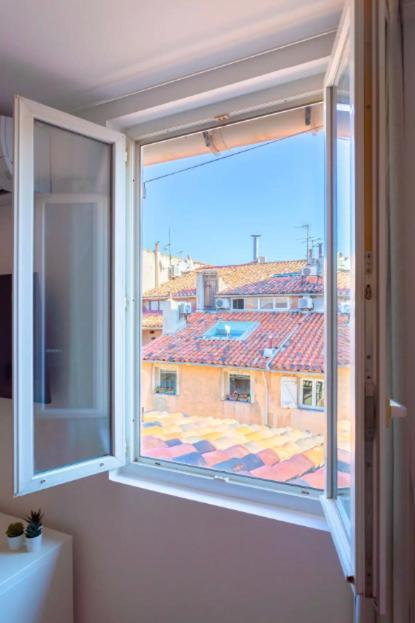 T2 ** Place Aux Huiles ** Vieux Port مارسيليا المظهر الخارجي الصورة
